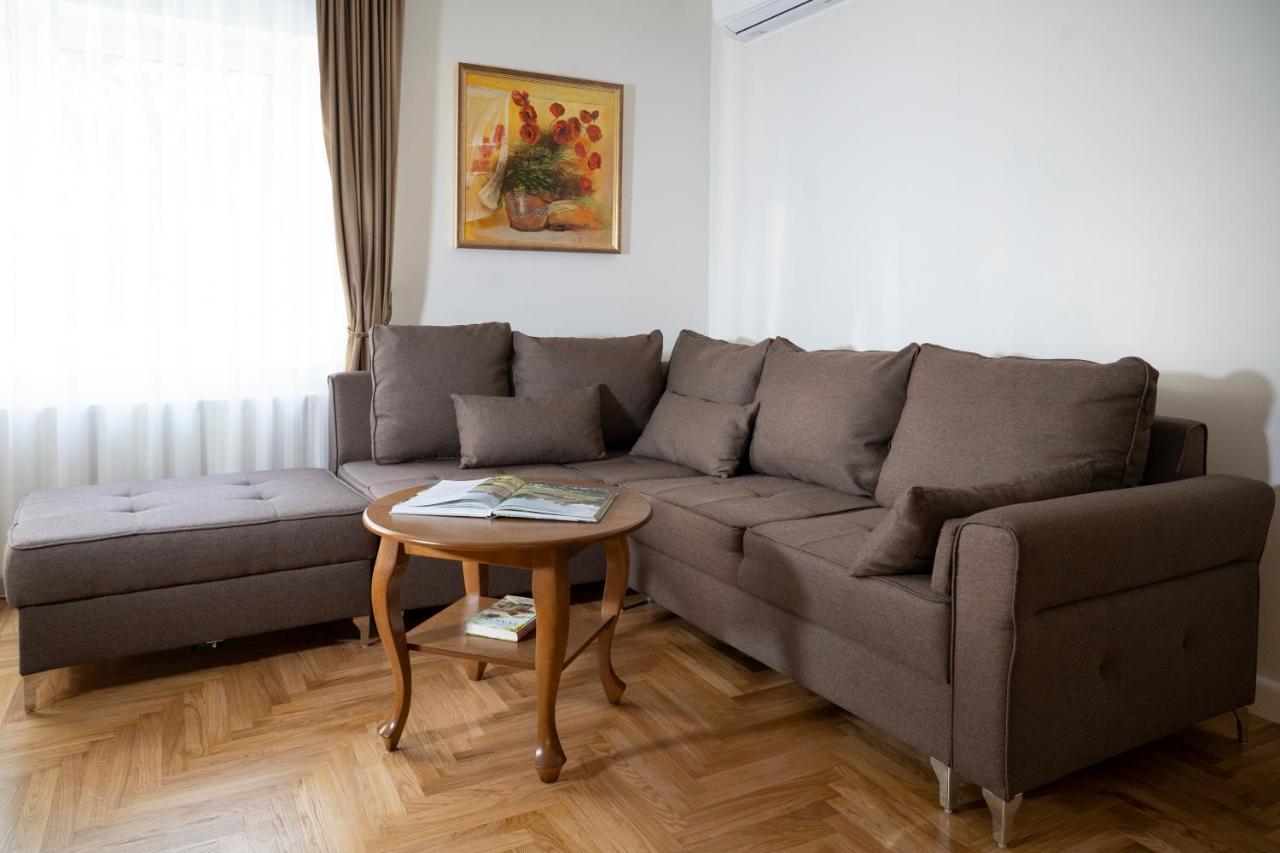 Villa Acacia Kaunas Bagian luar foto