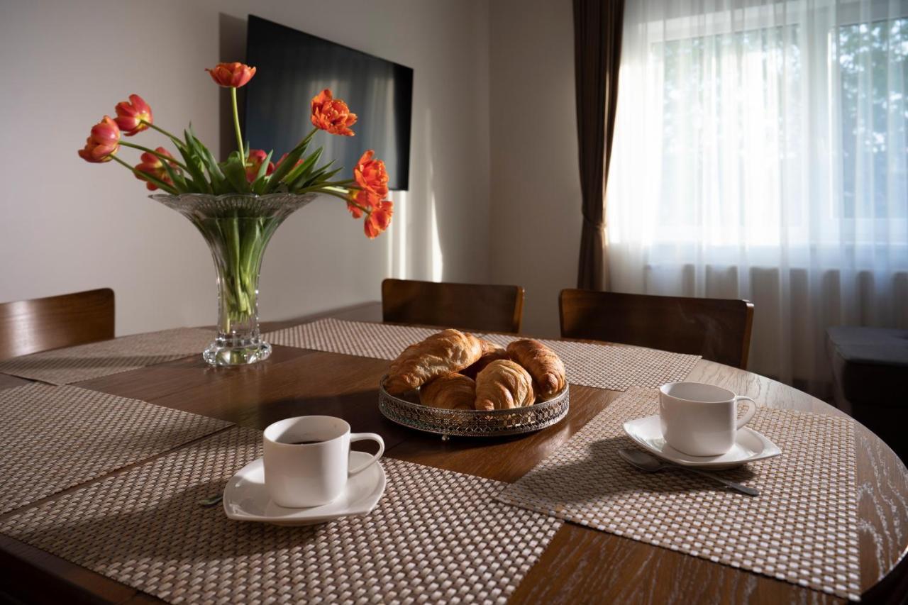 Villa Acacia Kaunas Bagian luar foto