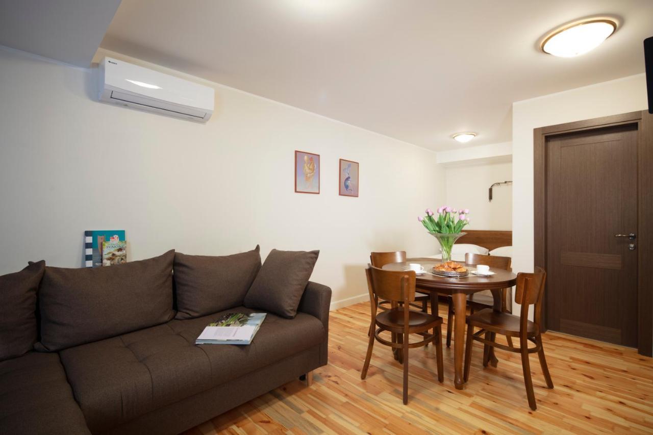 Villa Acacia Kaunas Bagian luar foto