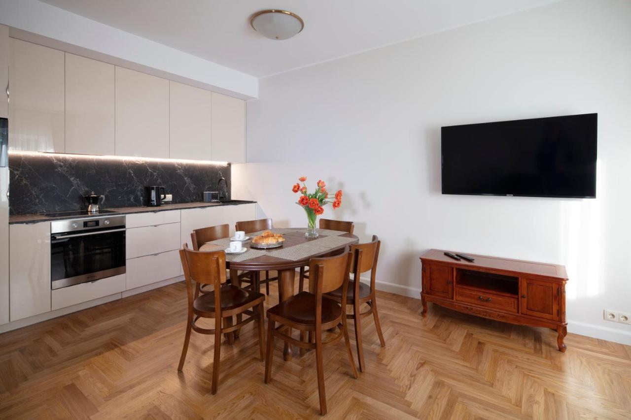 Villa Acacia Kaunas Bagian luar foto